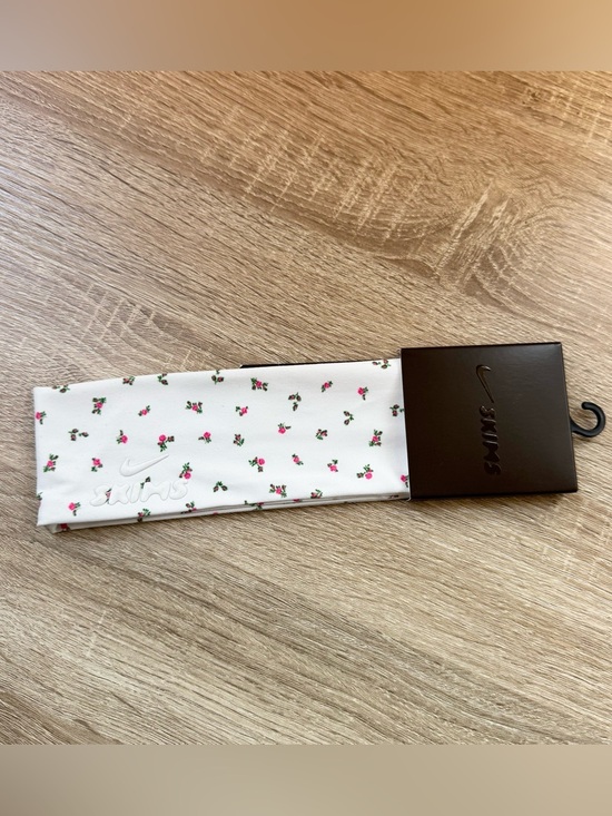 Nike x Skims Headband Ditsy Floral Print main image 4